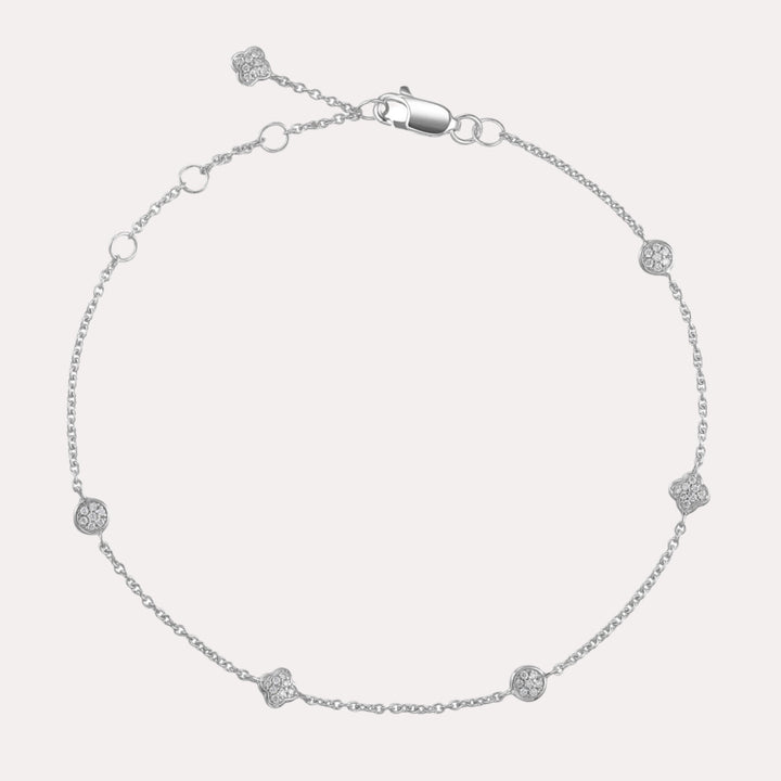 Pavé Circle & Clover Diamond Bracelet In 18K Gold - The Jewelyst. - Pavé Circle & Clover Diamond Bracelet In 18K Gold