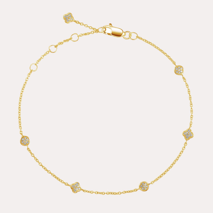 Pavé Circle & Clover Diamond Bracelet In 18K Gold - The Jewelyst. - Pavé Circle & Clover Diamond Bracelet In 18K Gold