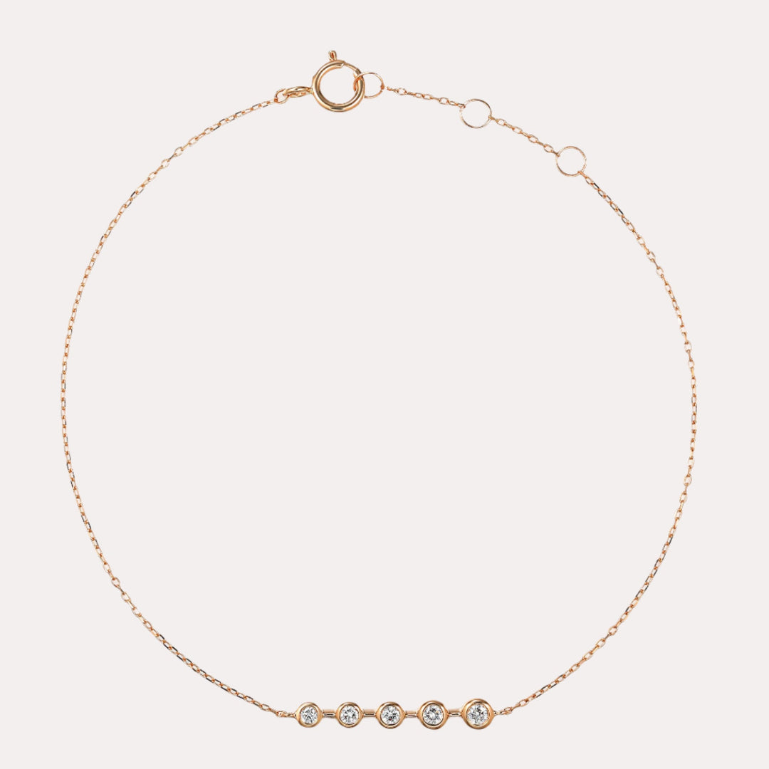 Round Brilliant Cut Rubover Bar Diamond Bracelet In 18K Gold - The Jewelyst. - Round Brilliant Cut Rubover Bar Diamond Bracelet In 18K Gold