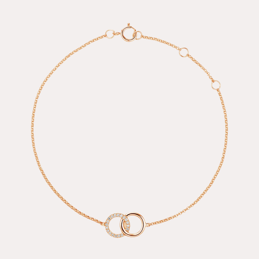 Diamond & Plain Coupled Circle Bracelet In 18K Gold