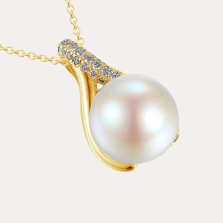 Round Pearl With Diamond Trefoil Drop Pendant Necklace In 18K Gold