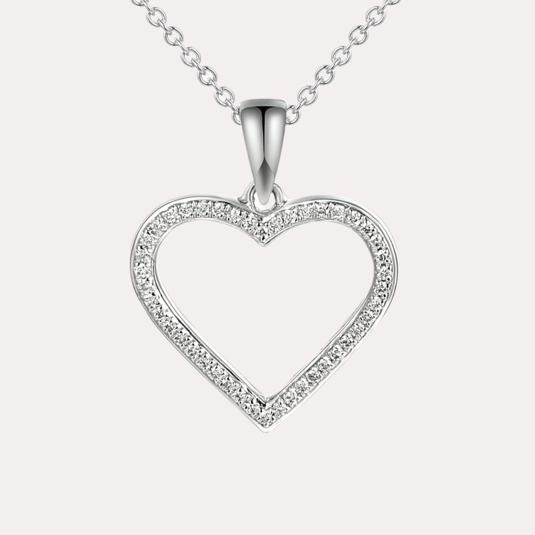 Round Brilliant Diamond Heart Shape Pendant Necklace In 18K Gold