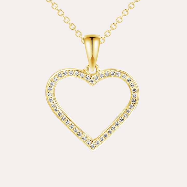 Round Brilliant Diamond Heart Shape Pendant Necklace In 18K Gold