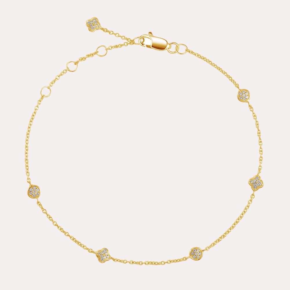 Pavé Circle & Clover Diamond Bracelet In 18K Gold - The Jewelyst. - Pavé Circle & Clover Diamond Bracelet In 18K Gold