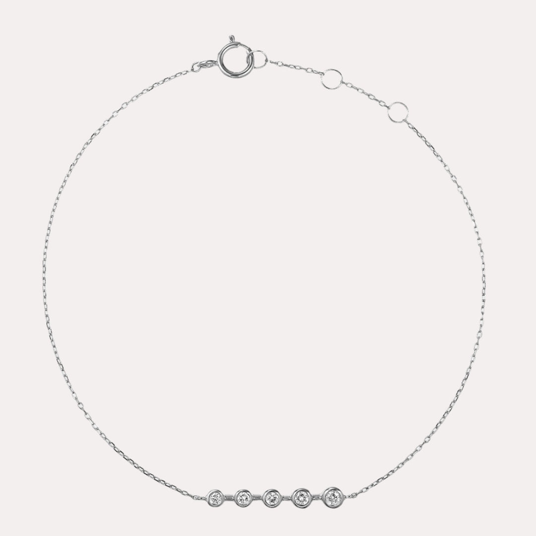 Round Brilliant Cut Rubover Bar Diamond Bracelet In 18K Gold - The Jewelyst. - Round Brilliant Cut Rubover Bar Diamond Bracelet In 18K Gold